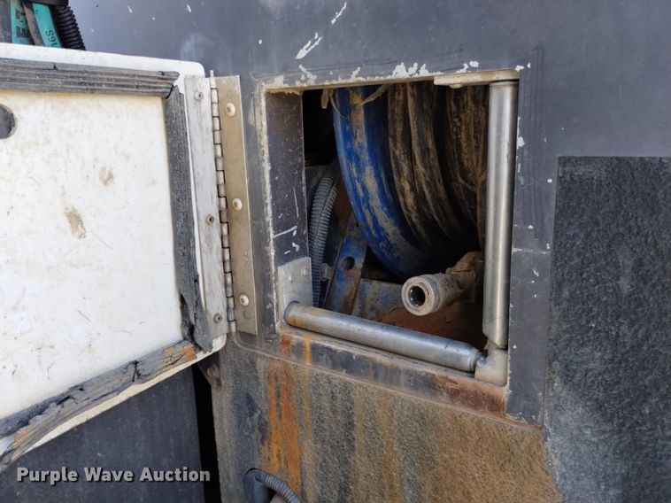 image for item DP3367 2014 Caterpillar CT660L  vacuum truck