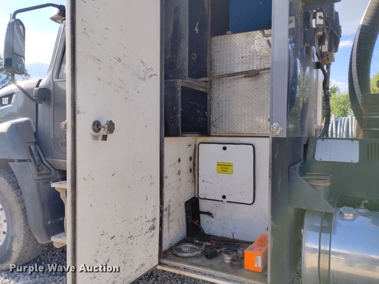 image for item DP3367 2014 Caterpillar CT660L  vacuum truck