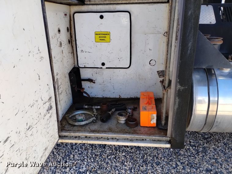 image for item DP3367 2014 Caterpillar CT660L  vacuum truck