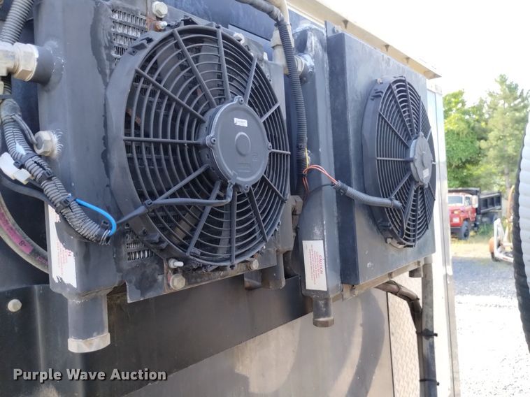 image for item DP3367 2014 Caterpillar CT660L  vacuum truck