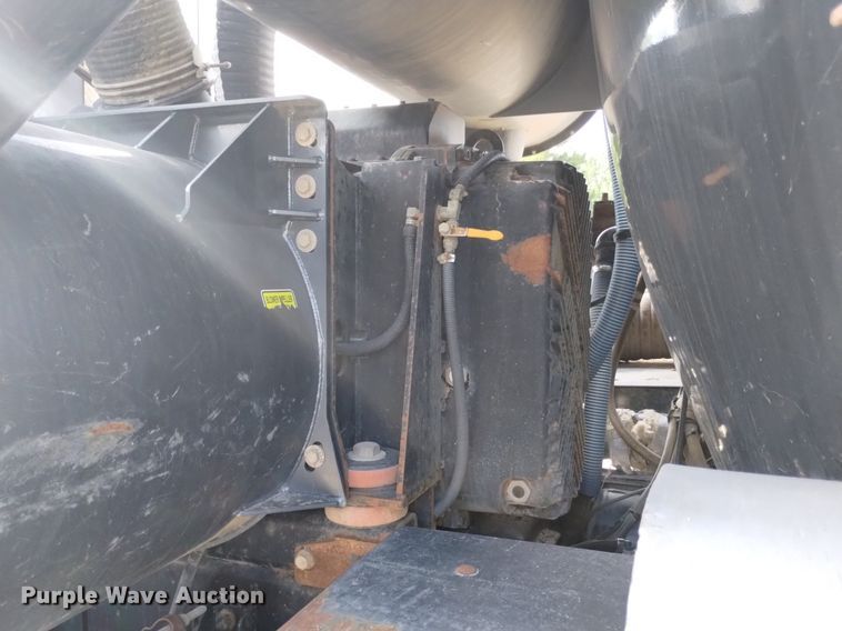 image for item DP3367 2014 Caterpillar CT660L  vacuum truck