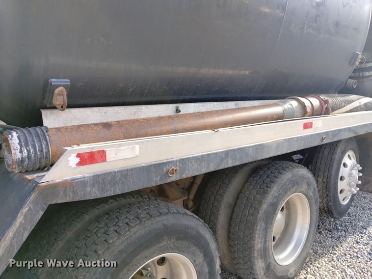 image for item DP3367 2014 Caterpillar CT660L  vacuum truck