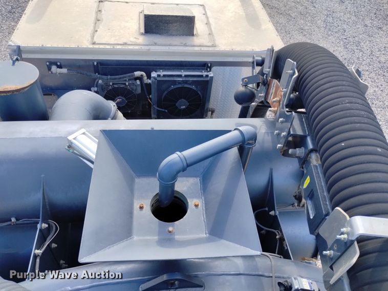 image for item DP3367 2014 Caterpillar CT660L  vacuum truck