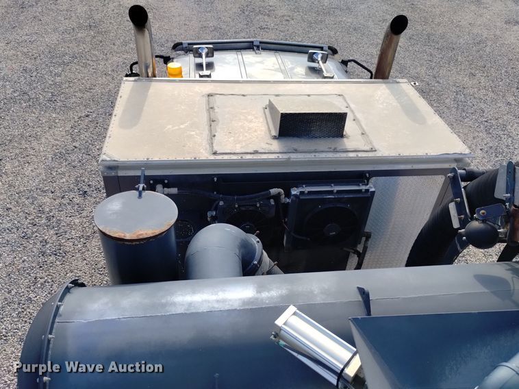 image for item DP3367 2014 Caterpillar CT660L  vacuum truck