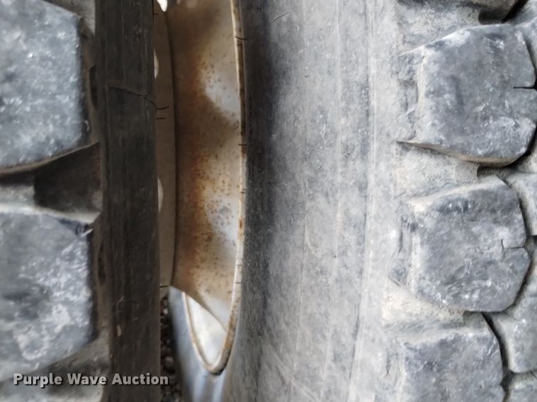 image for item DP3367 2014 Caterpillar CT660L  vacuum truck