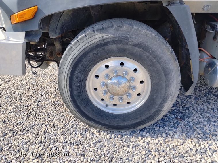 image for item DP3367 2014 Caterpillar CT660L  vacuum truck