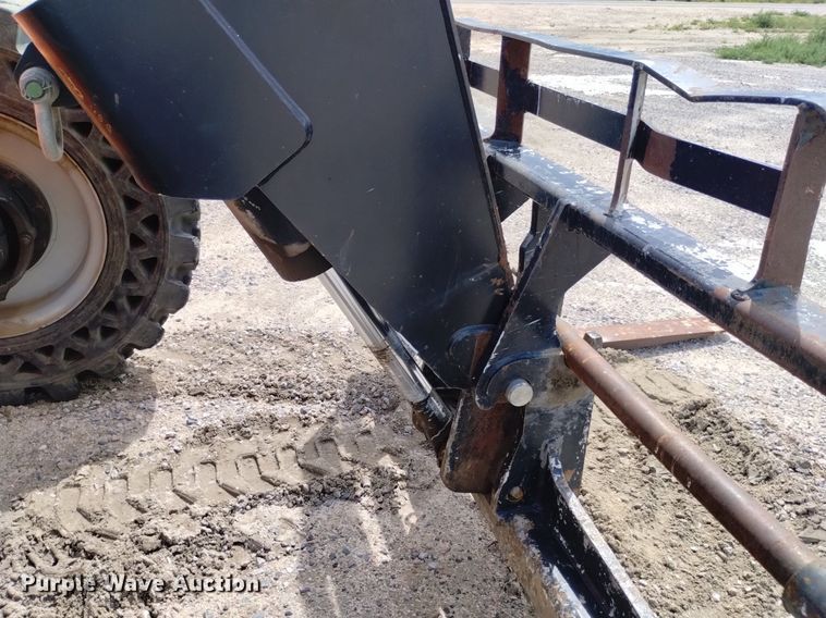 image for item DP3369 2017 JLG 8042  telehandler