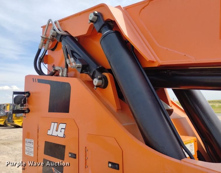 image for item DP3369 2017 JLG 8042  telehandler