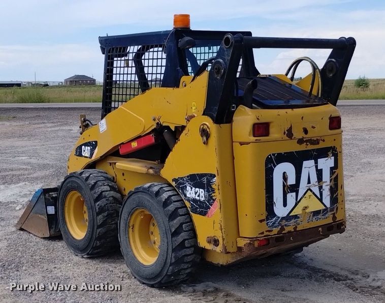 image for item DP3370 2012 Caterpillar 242B3  skid steer loader