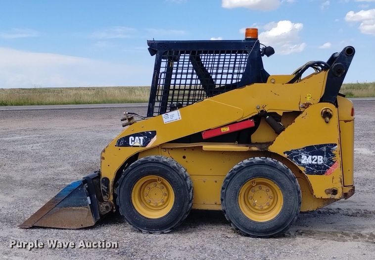 image for item DP3370 2012 Caterpillar 242B3  skid steer loader