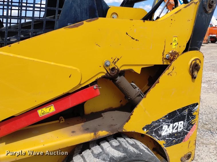 image for item DP3370 2012 Caterpillar 242B3  skid steer loader