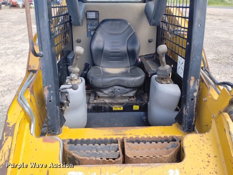 image for item DP3370 2012 Caterpillar 242B3  skid steer loader