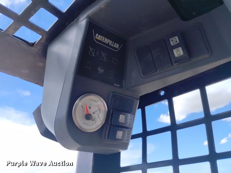 image for item DP3370 2012 Caterpillar 242B3  skid steer loader