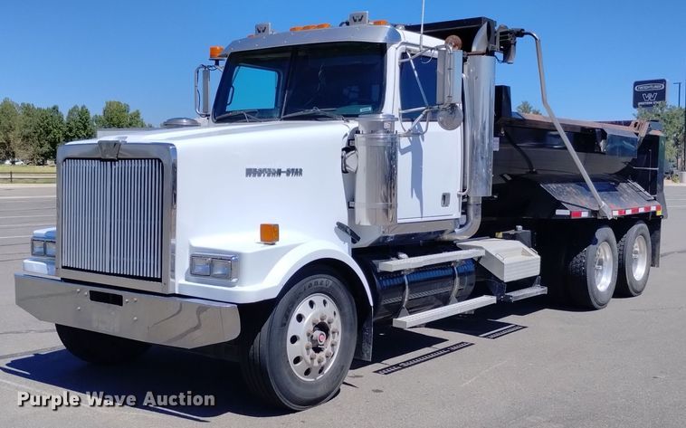 image for item DP3372 2004 Western Star 4900FA  dump truck