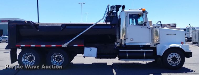 image for item DP3372 2004 Western Star 4900FA  dump truck