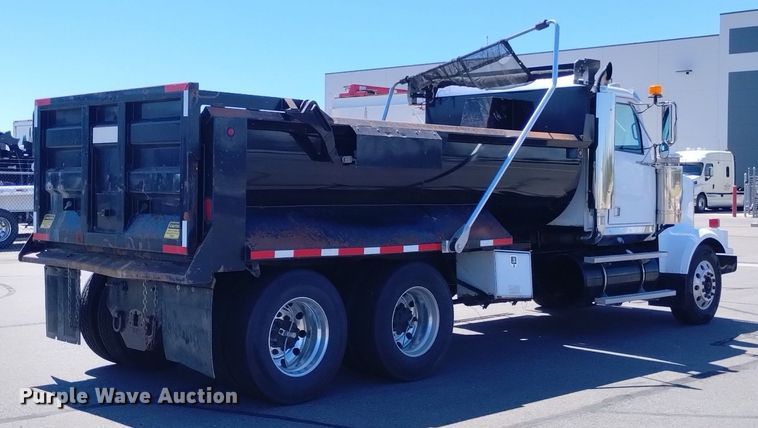 image for item DP3372 2004 Western Star 4900FA  dump truck