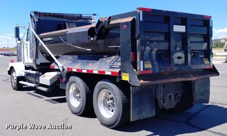 image for item DP3372 2004 Western Star 4900FA  dump truck
