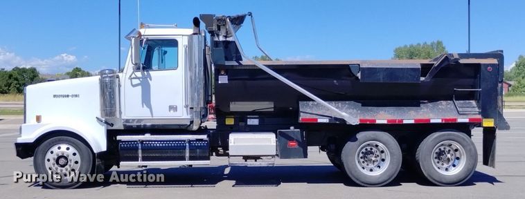 image for item DP3372 2004 Western Star 4900FA  dump truck