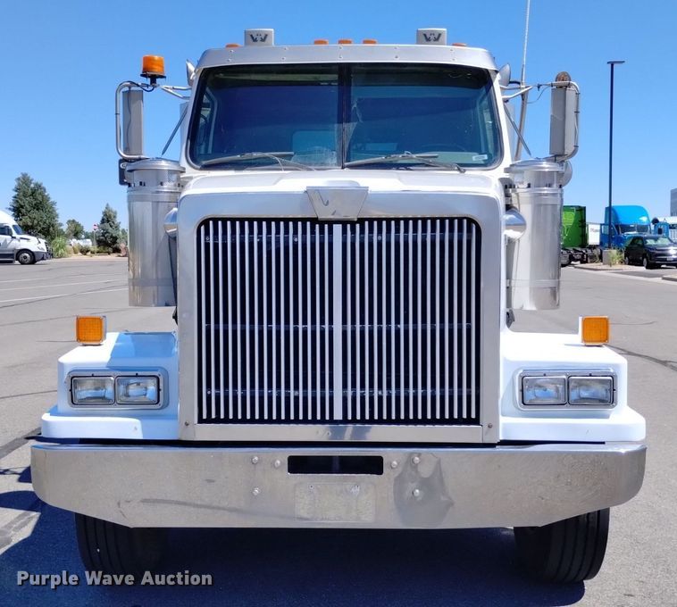 image for item DP3372 2004 Western Star 4900FA  dump truck