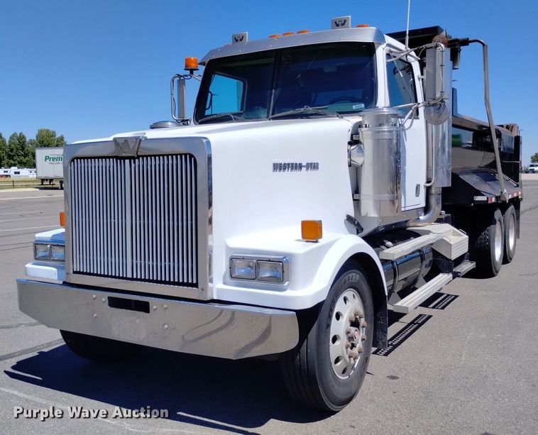 image for item DP3372 2004 Western Star 4900FA  dump truck