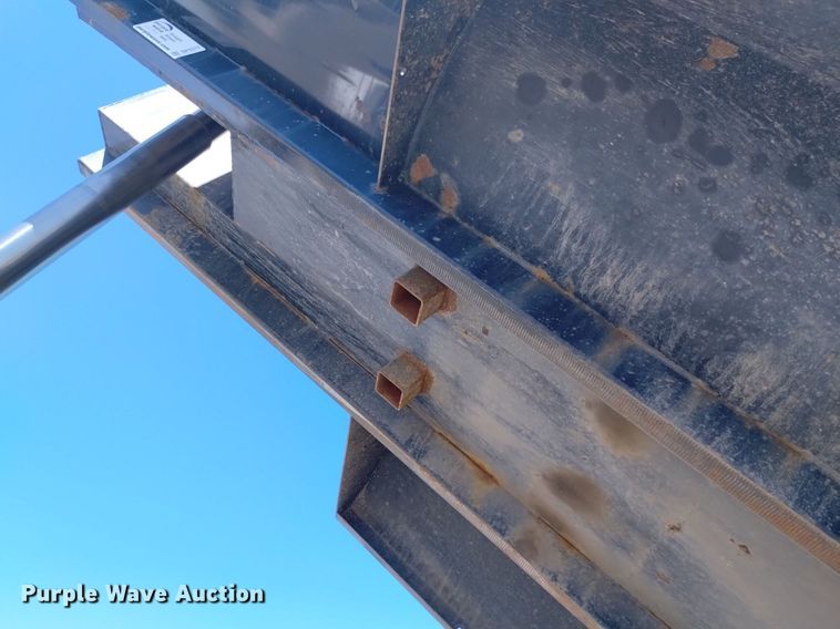 image for item DP3372 2004 Western Star 4900FA  dump truck