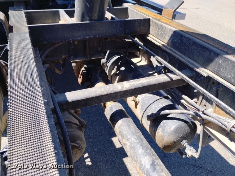 image for item DP3372 2004 Western Star 4900FA  dump truck