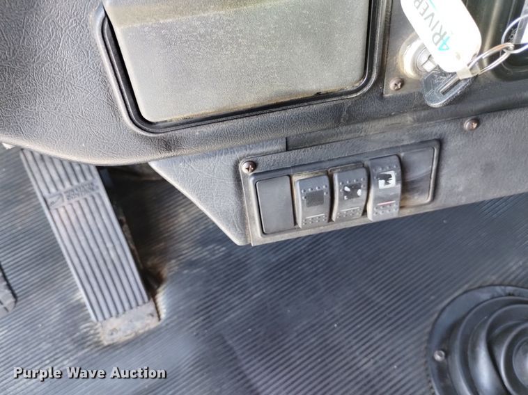 image for item DP3372 2004 Western Star 4900FA  dump truck