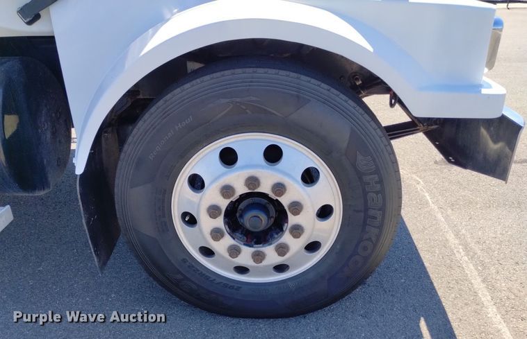 image for item DP3372 2004 Western Star 4900FA  dump truck