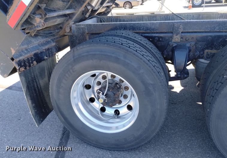 image for item DP3372 2004 Western Star 4900FA  dump truck