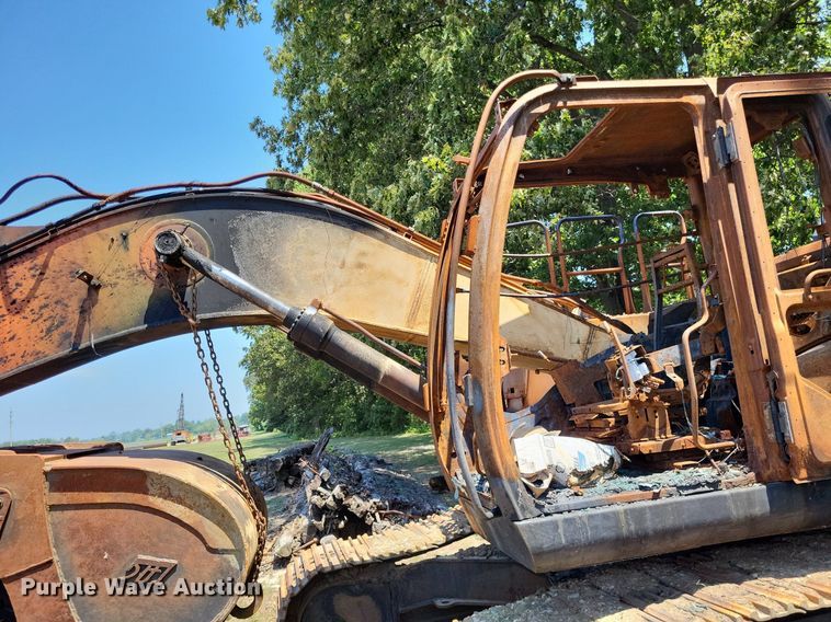 image for item DP5214 2019 Hitachi ZX210LC-6  excavator