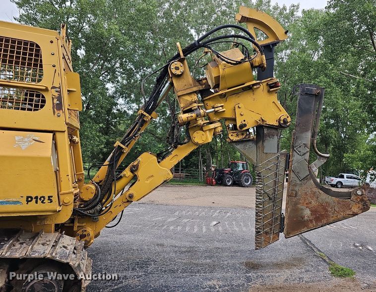 image for item DQ0087 1999 Vermeer P125  cable plow