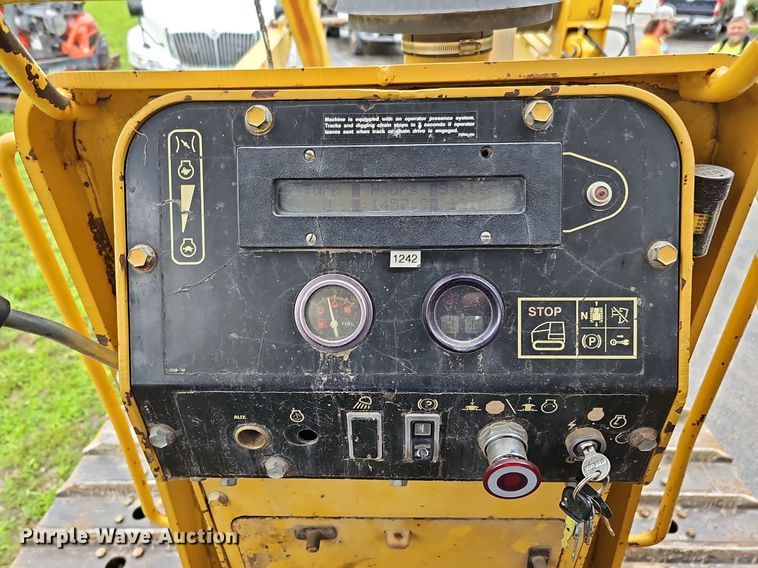 image for item DQ0087 1999 Vermeer P125  cable plow