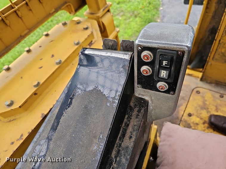 image for item DQ0087 1999 Vermeer P125  cable plow