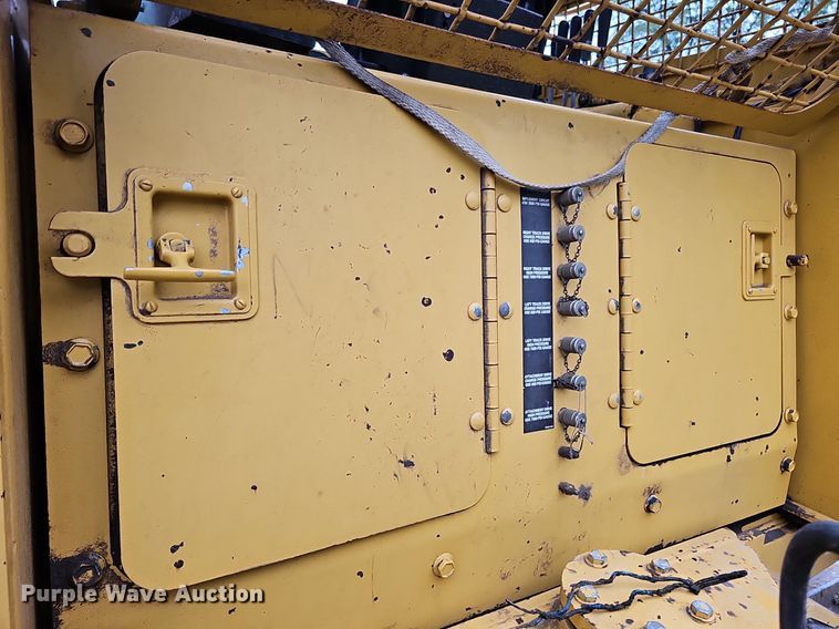 image for item DQ0087 1999 Vermeer P125  cable plow