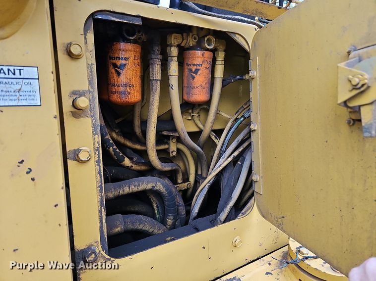 image for item DQ0087 1999 Vermeer P125  cable plow