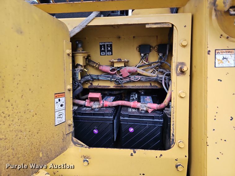 image for item DQ0087 1999 Vermeer P125  cable plow