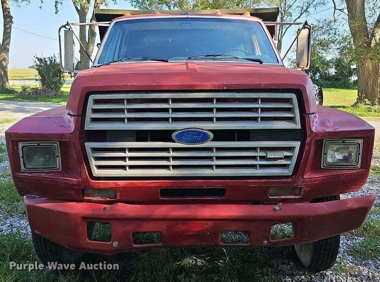 image for item DQ0122 1982 Ford F600  dump truck