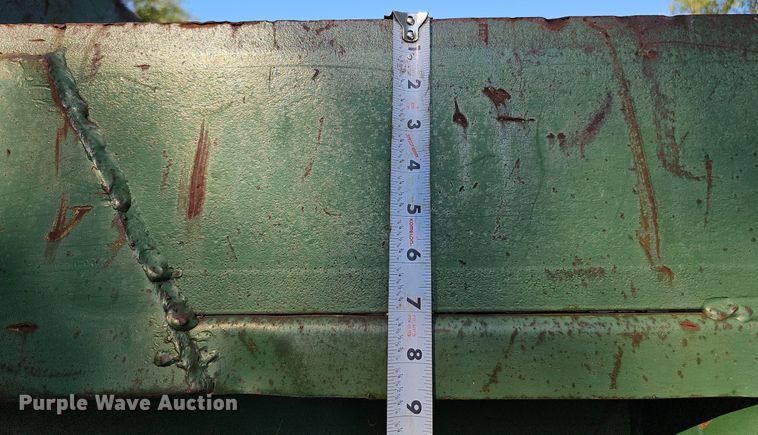 image for item DQ0122 1982 Ford F600  dump truck