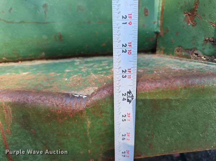 image for item DQ0122 1982 Ford F600  dump truck