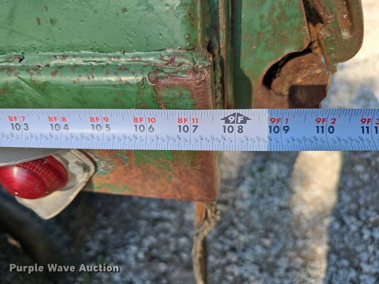 image for item DQ0122 1982 Ford F600  dump truck