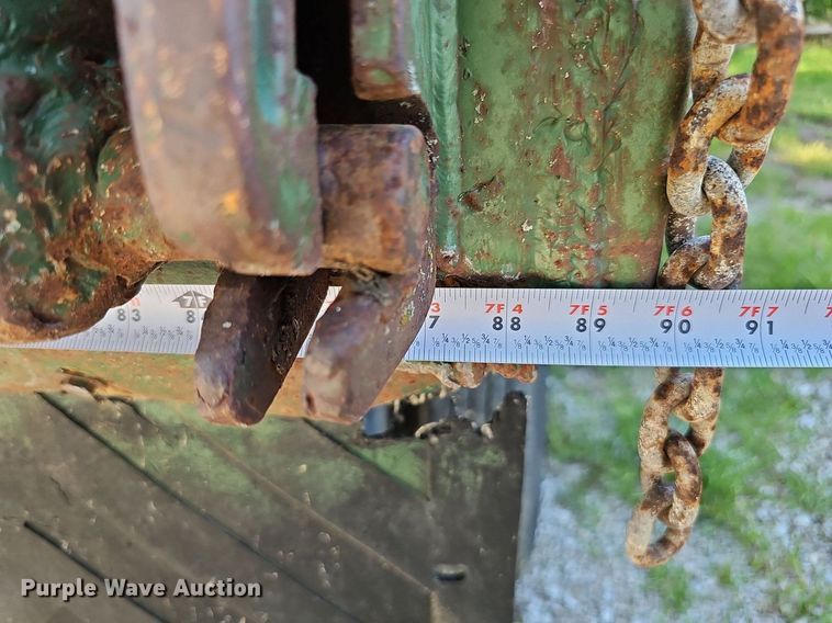 image for item DQ0122 1982 Ford F600  dump truck