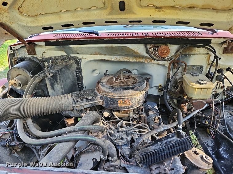 image for item DQ0122 1982 Ford F600  dump truck