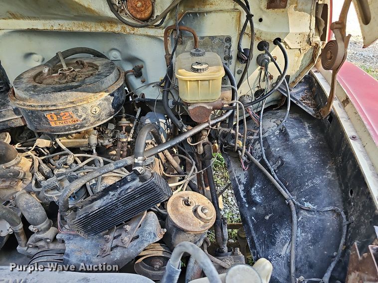 image for item DQ0122 1982 Ford F600  dump truck