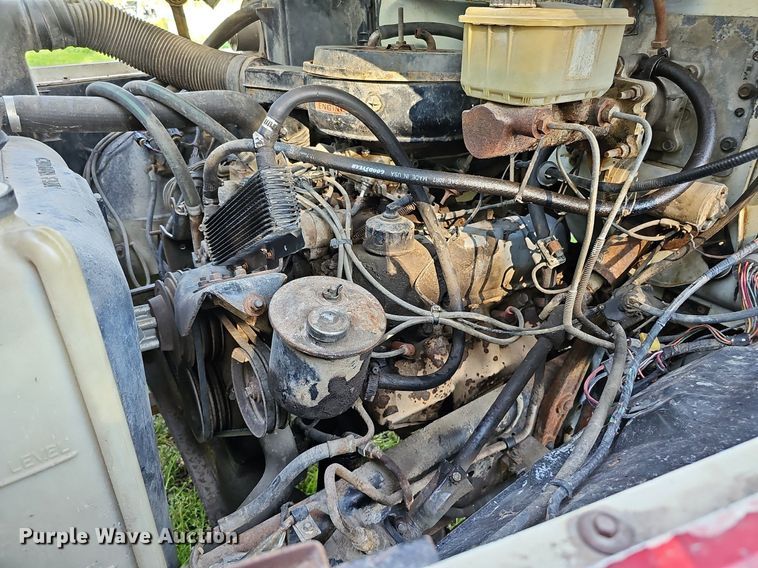 image for item DQ0122 1982 Ford F600  dump truck