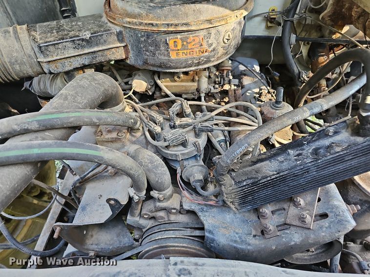 image for item DQ0122 1982 Ford F600  dump truck