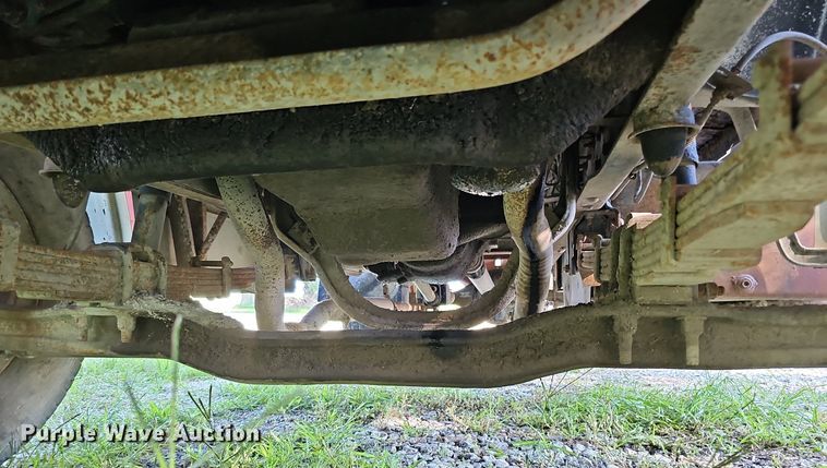 image for item DQ0122 1982 Ford F600  dump truck