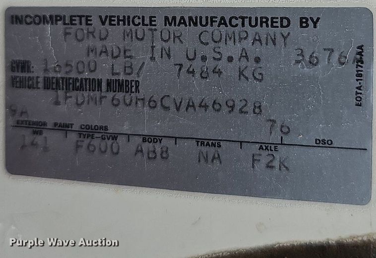 image for item DQ0122 1982 Ford F600  dump truck