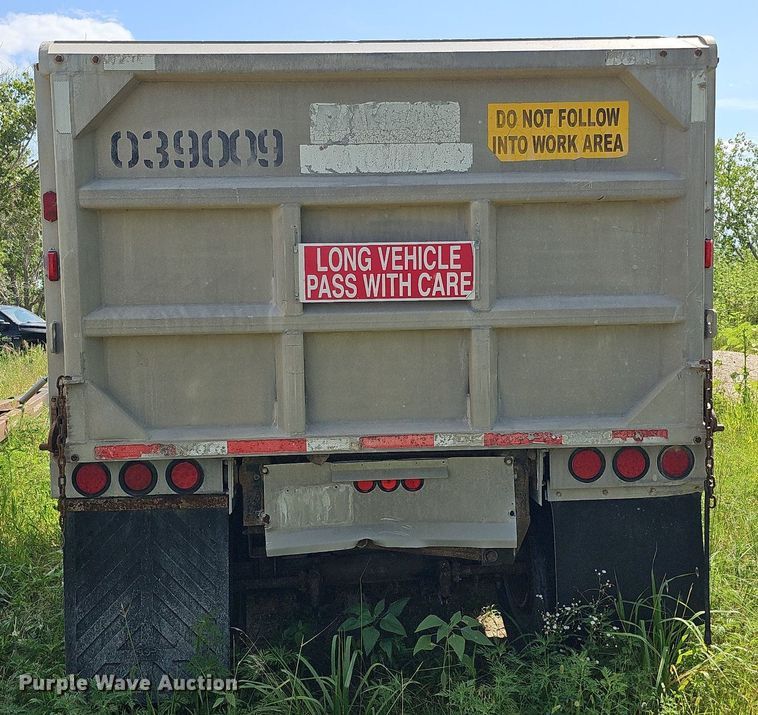image for item DQ0124 1993 Cornhusker Rockpup  end dump pup trailer