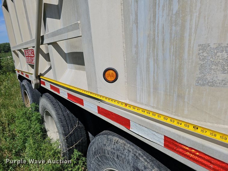 image for item DQ0124 1993 Cornhusker Rockpup  end dump pup trailer