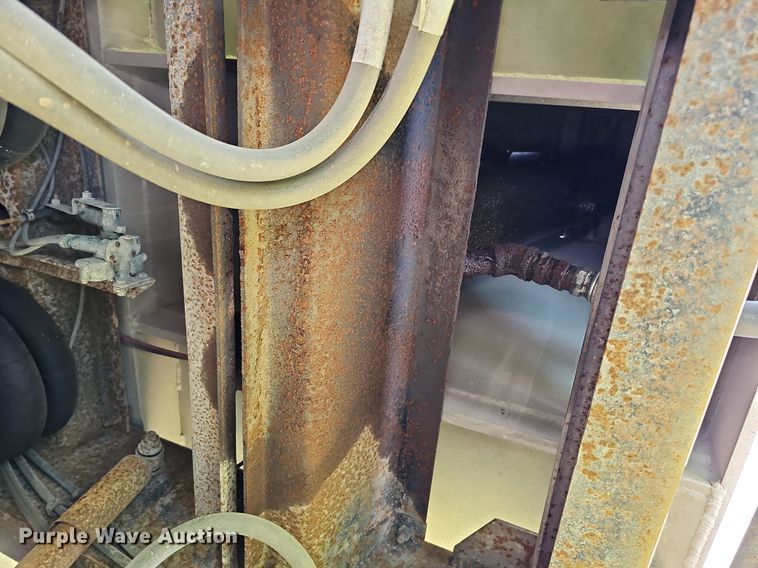 image for item DQ0124 1993 Cornhusker Rockpup  end dump pup trailer